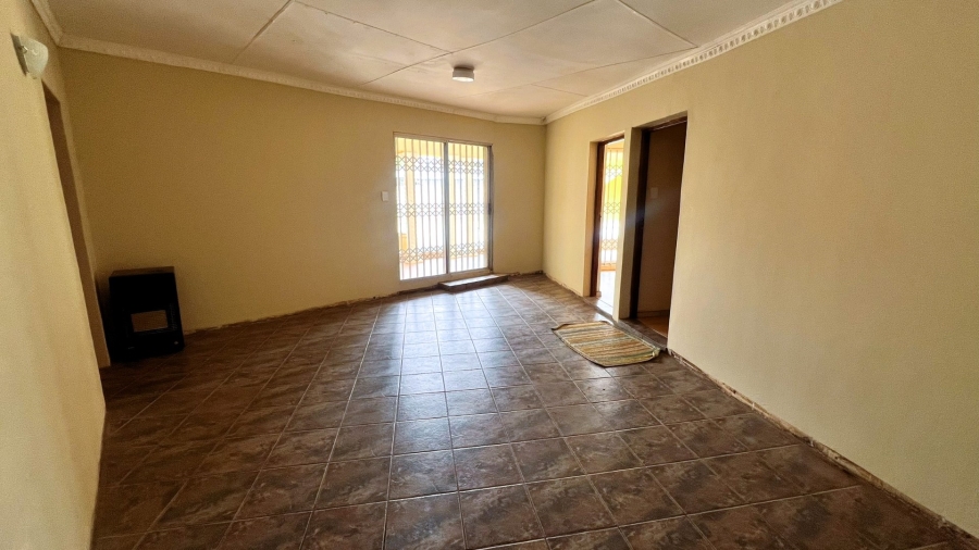 4 Bedroom Property for Sale in Langenhovenpark Free State
